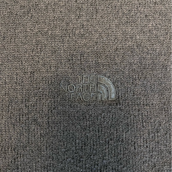 The North Face 1/4 Zip Fleece - Large - Picture 3 of 9